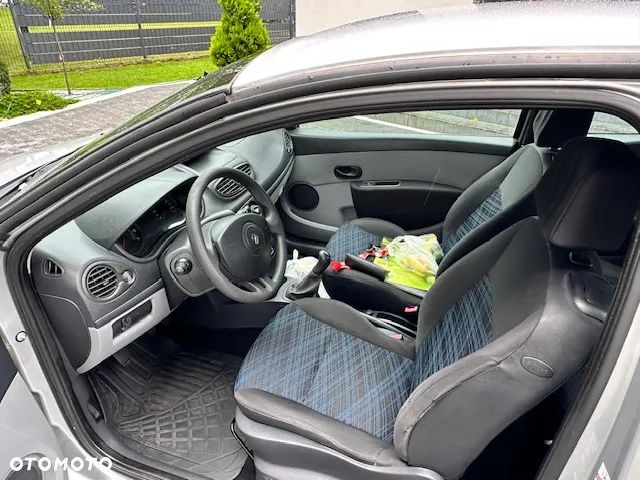 Renault Clio 1.2 16V Authentique - 8