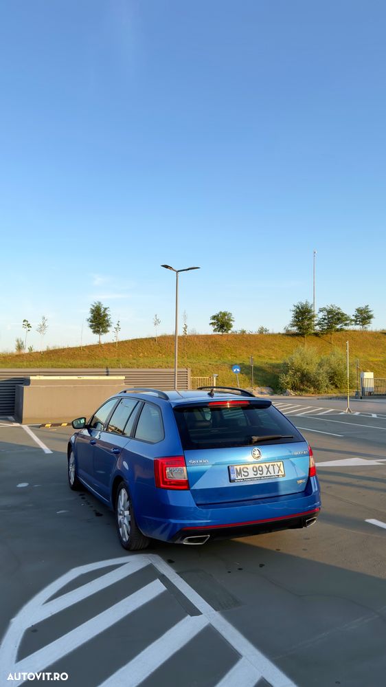 Skoda Octavia 2.0 TDI DSG RS - 8