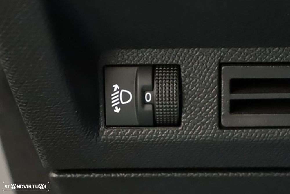 Peugeot 5008 1.2 Hybrid Allure e-DCS6 - 19