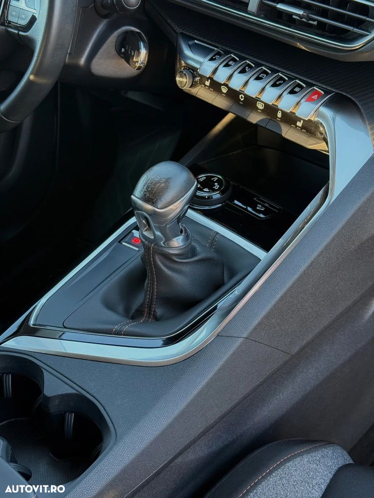 Peugeot 3008 1.6 BlueHDI S&S Allure - 14