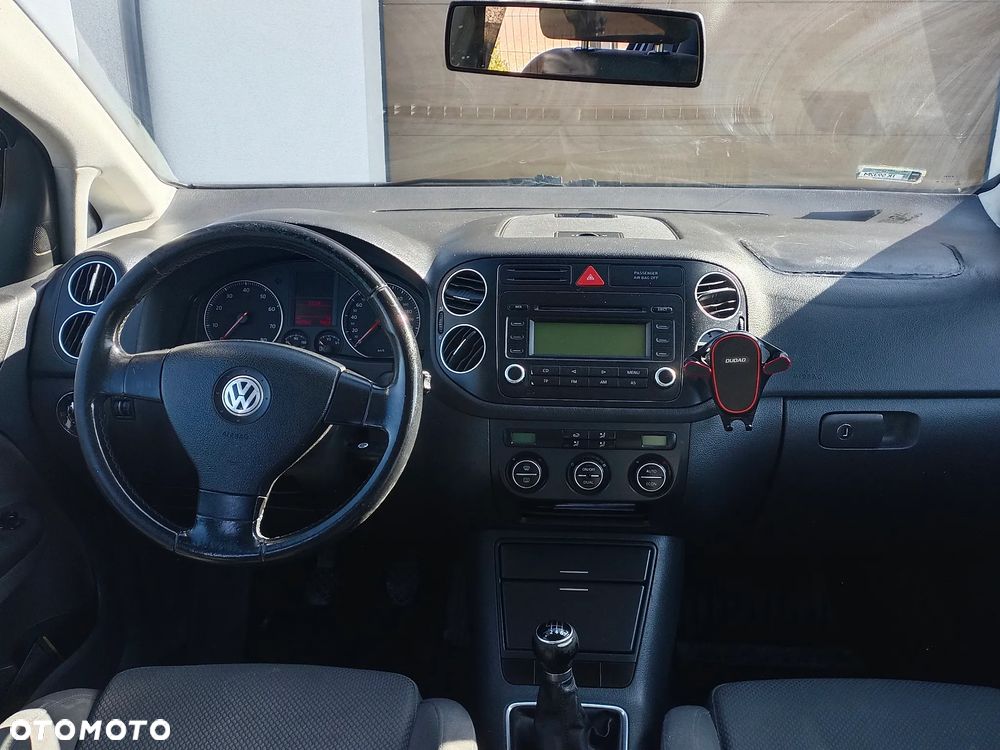 Volkswagen Golf - 5