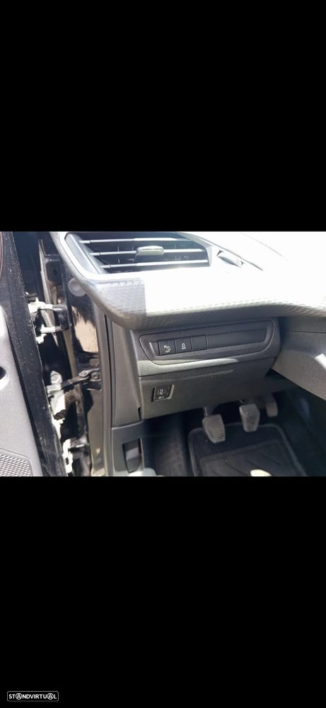 Peugeot 2008 1.6 BlueHDi Style - 18