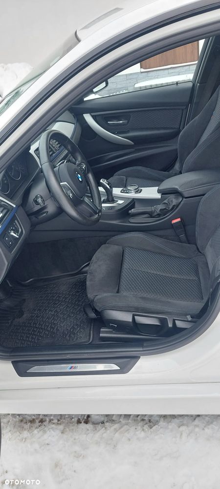 BMW Seria 3 325d Sport-Aut - 11
