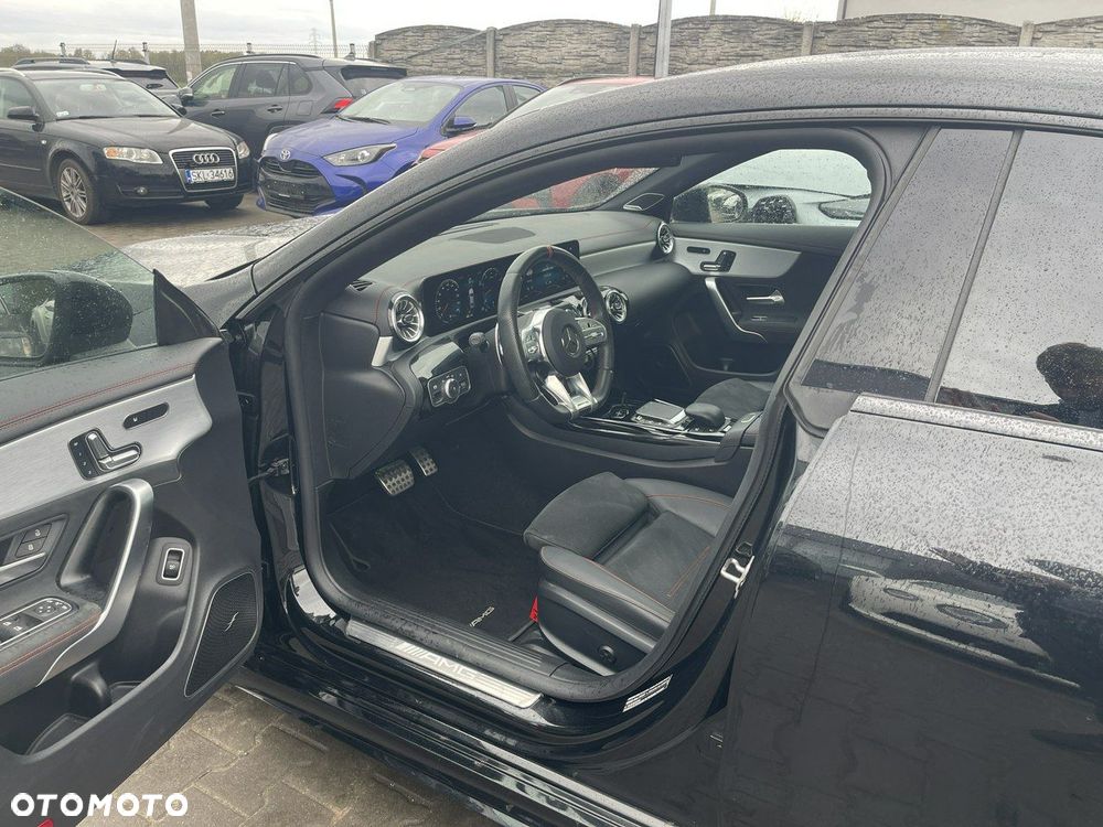 Mercedes-Benz CLA - 4