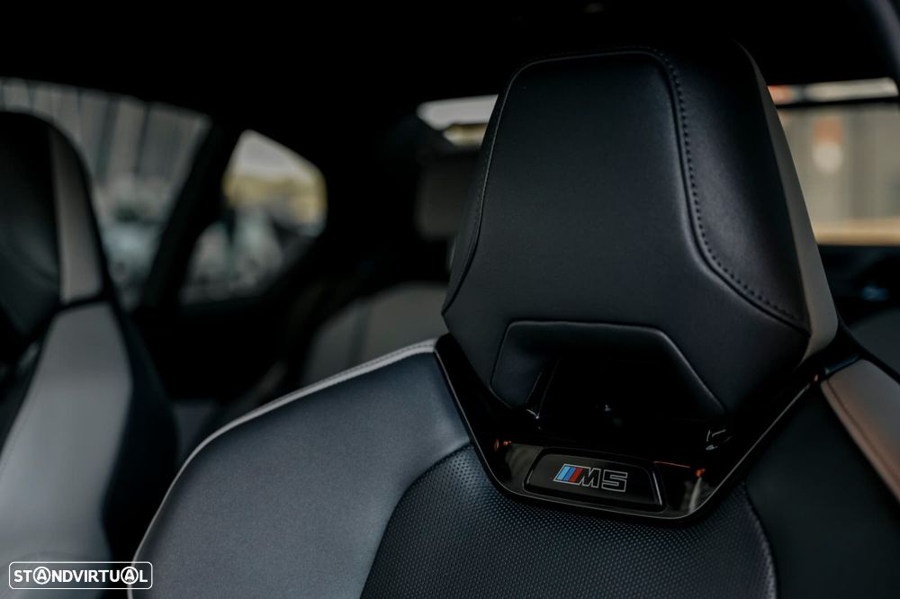 BMW M5 Standard - 26