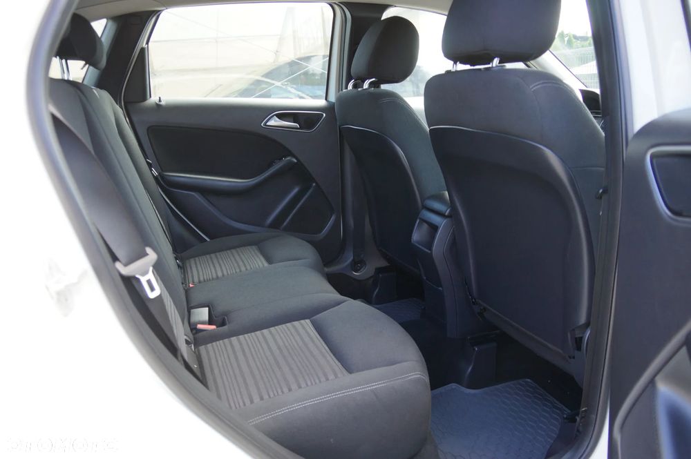 Mercedes-Benz Klasa B 220 4-Matic - 29