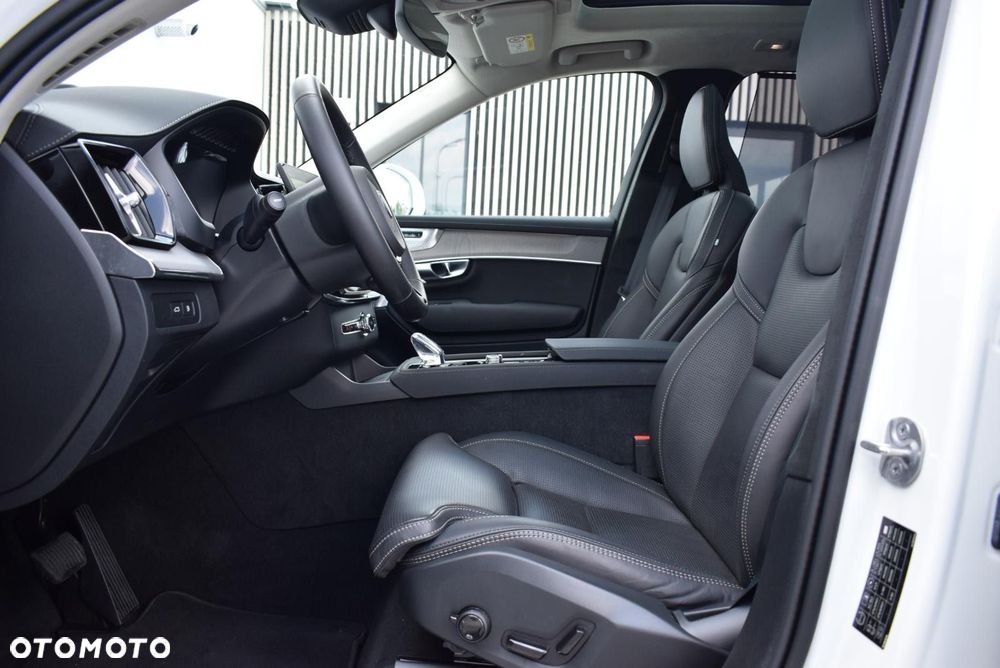 Volvo XC 90 - 25