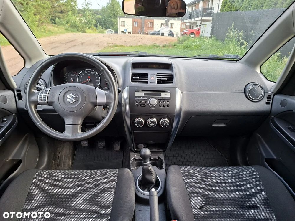 Suzuki SX4 1.6 GS / Premium - 17