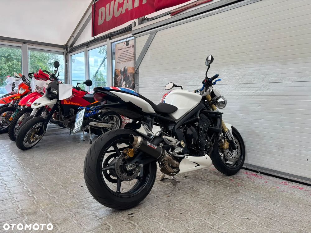 Triumph Street Triple - 12
