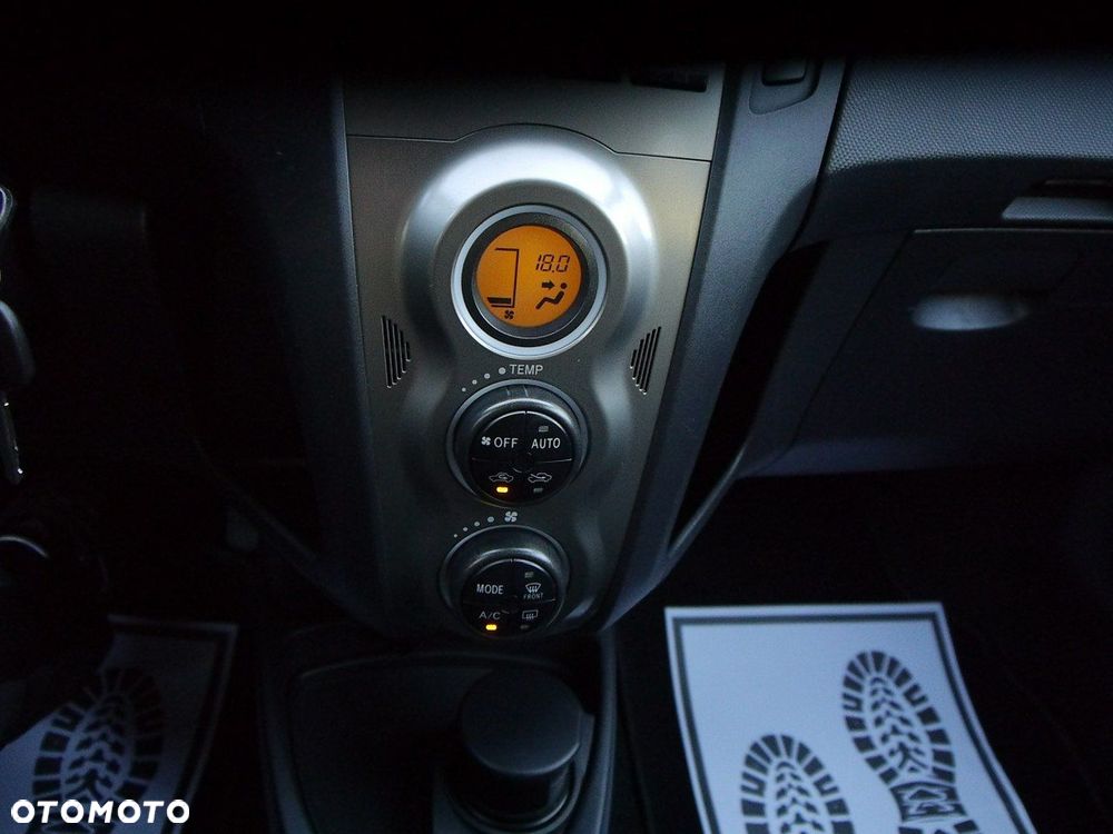 Toyota Yaris 1.33 VVT-i Executive - 25