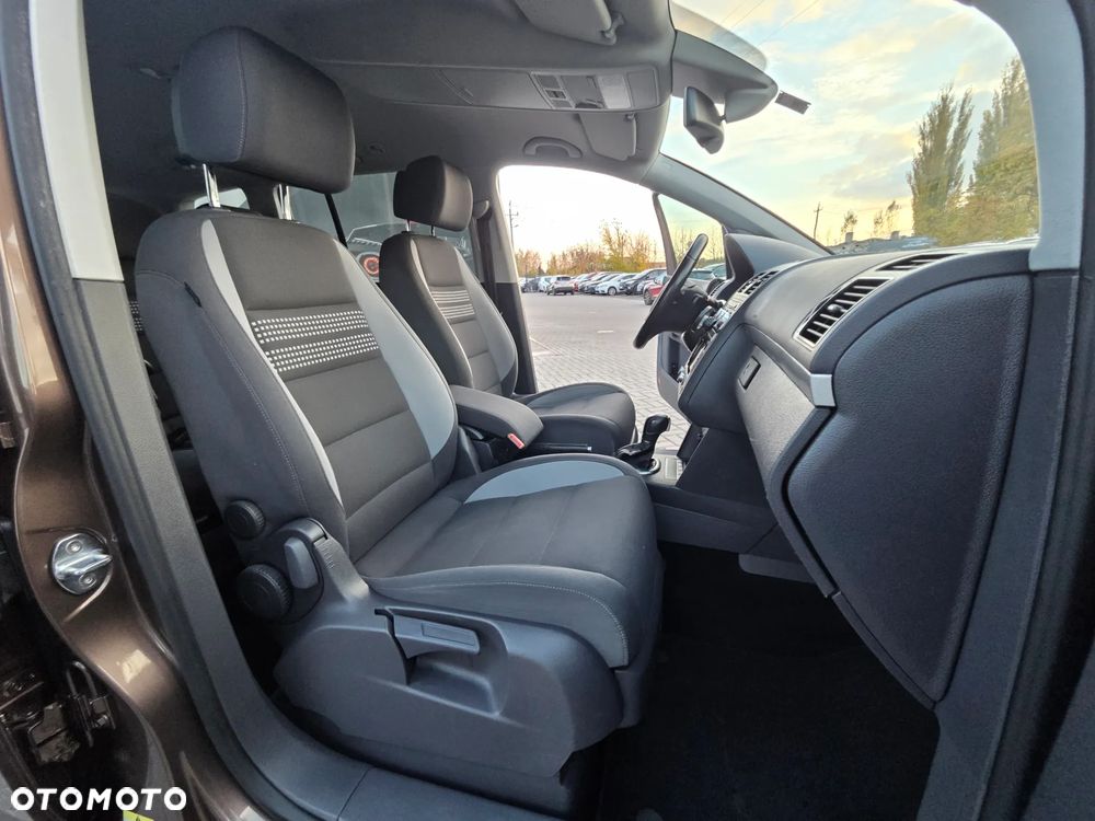 Volkswagen Touran 2.0 TDI DPF DSG Highline - 34