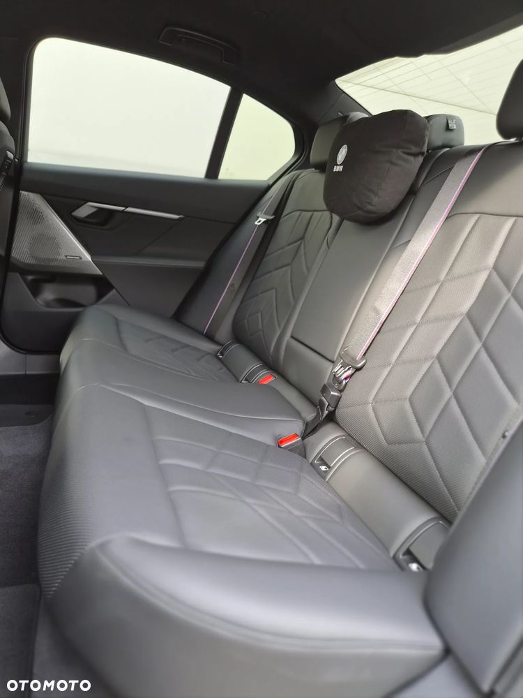 BMW Seria 5 520i mHEV M Sport - 11