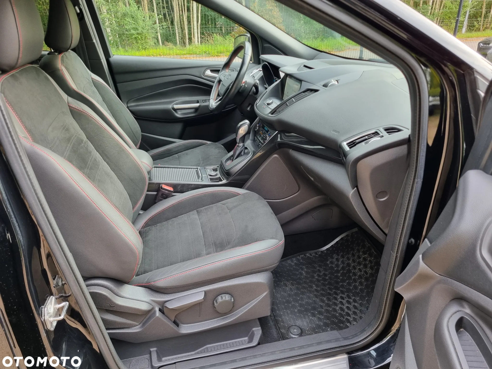 Ford Kuga 1.5 EcoBoost 4x4 ST-Line - 26