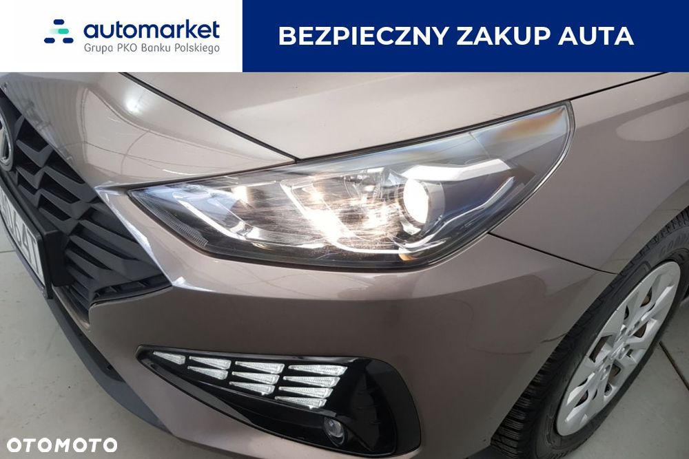 Hyundai i30 1.6 D Classic + - 14