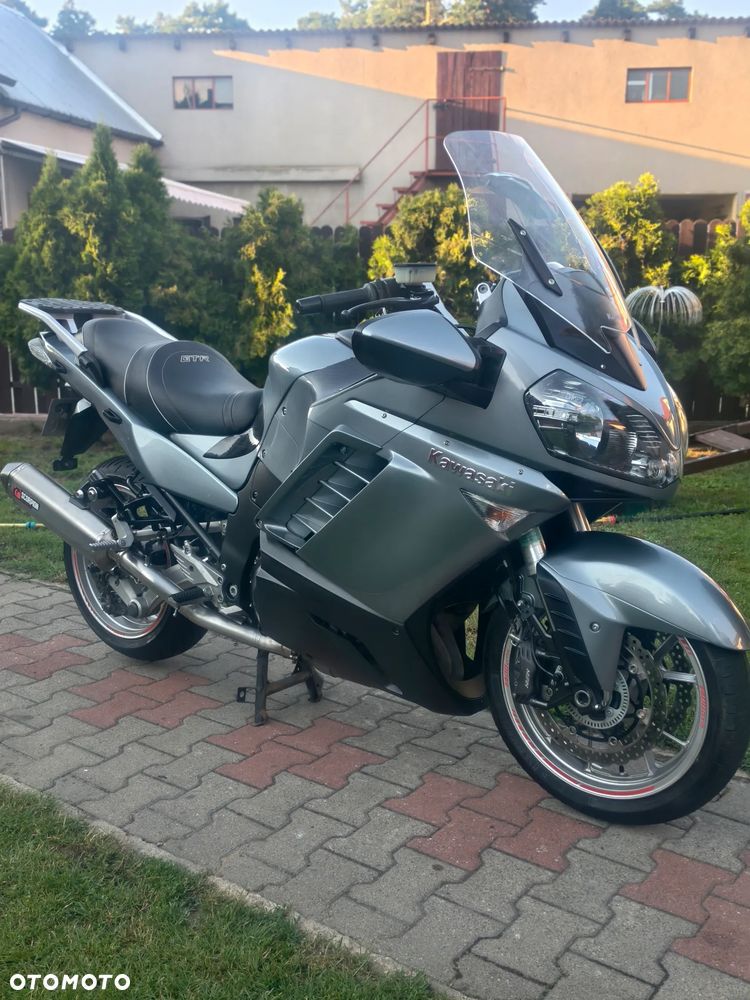 Kawasaki GTR - 17