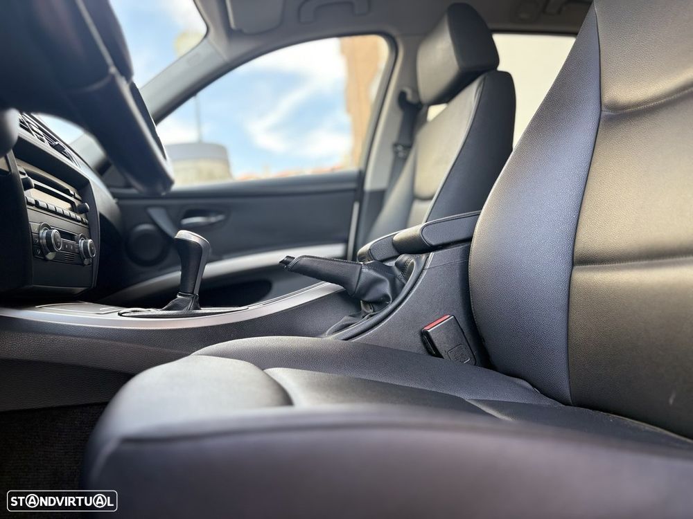 BMW 320 d Exclusive - 11