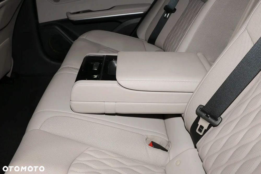 BYD Han Executive - 35