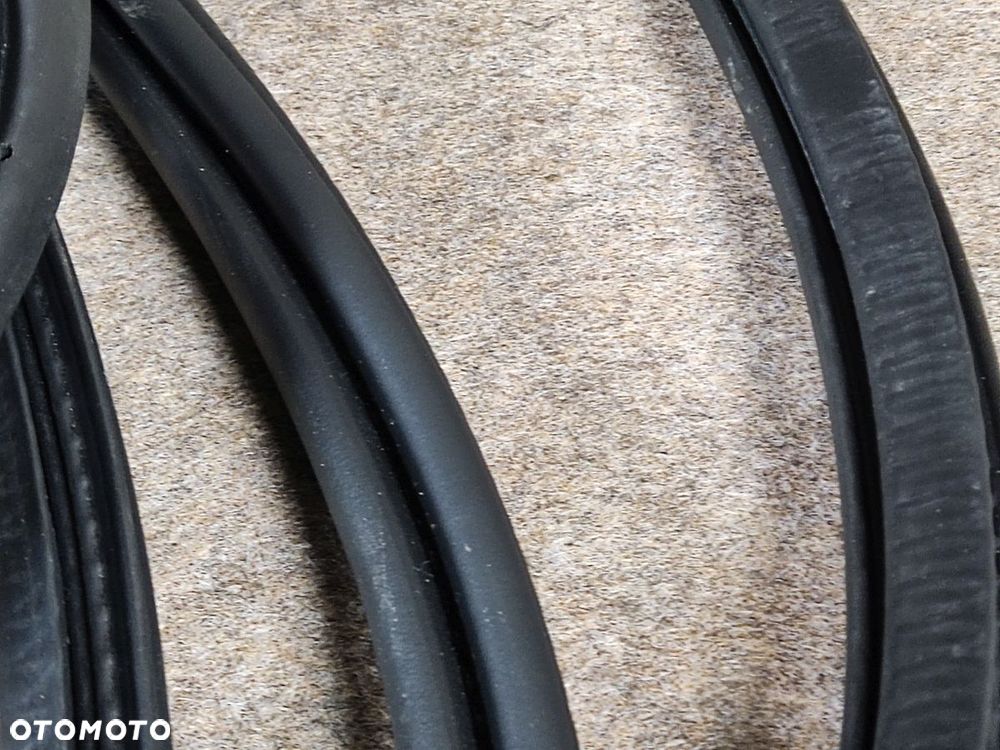 VOLVO XC40 17-21r Uszczelka Drzwi Komplet - 4