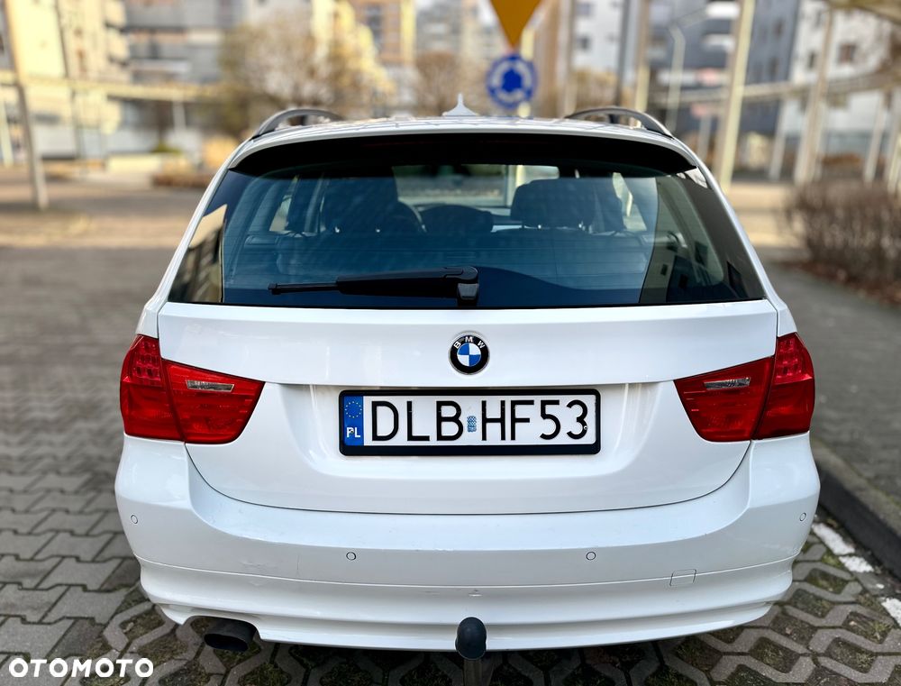 BMW Seria 3 318d DPF Edition Sport - 22