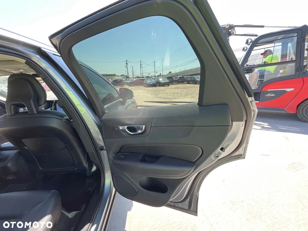 Volvo XC 60 T5 AWD Momentum - 20