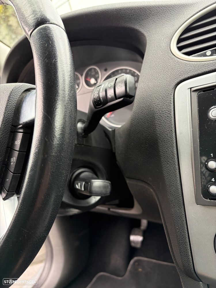 Ford Focus 1.4 16V Connection - 17