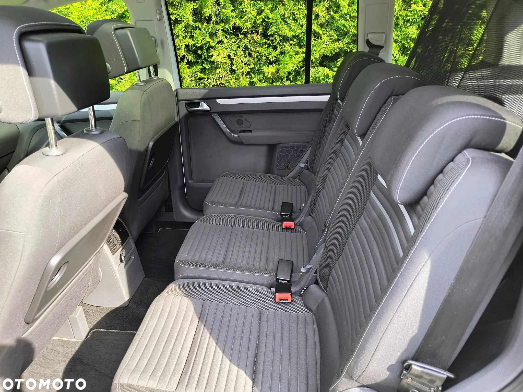 Volkswagen Touran 1.4 TSI DSG Cup - 28