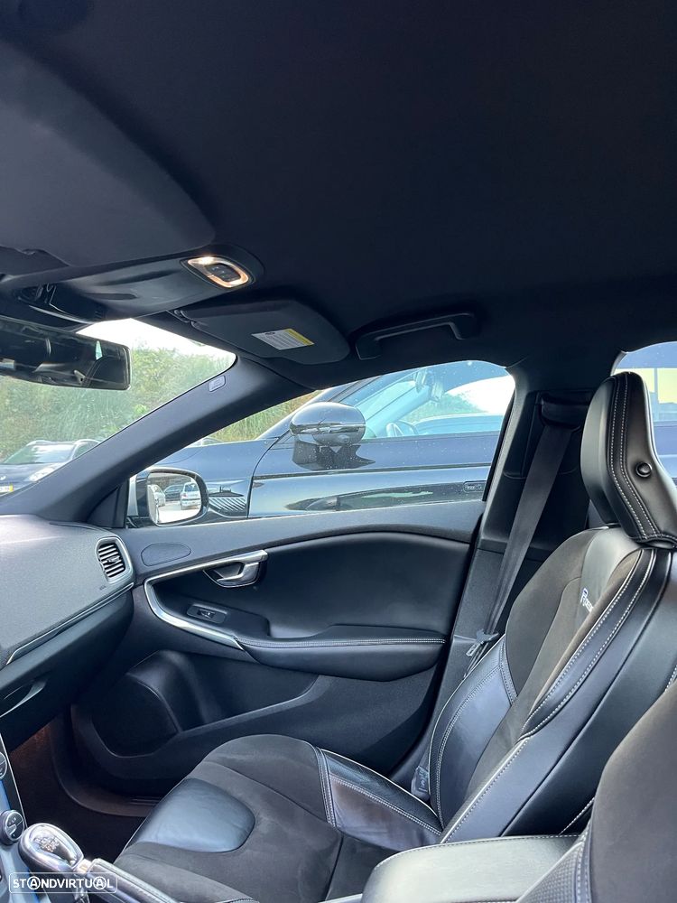 Volvo V40 D2 R Design - 16