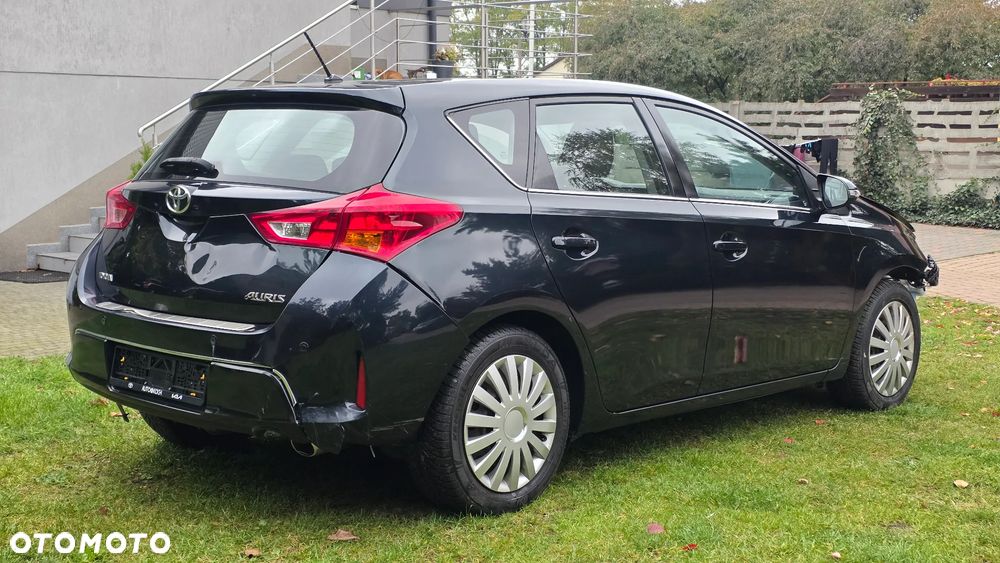Toyota Auris 2014 photo 3