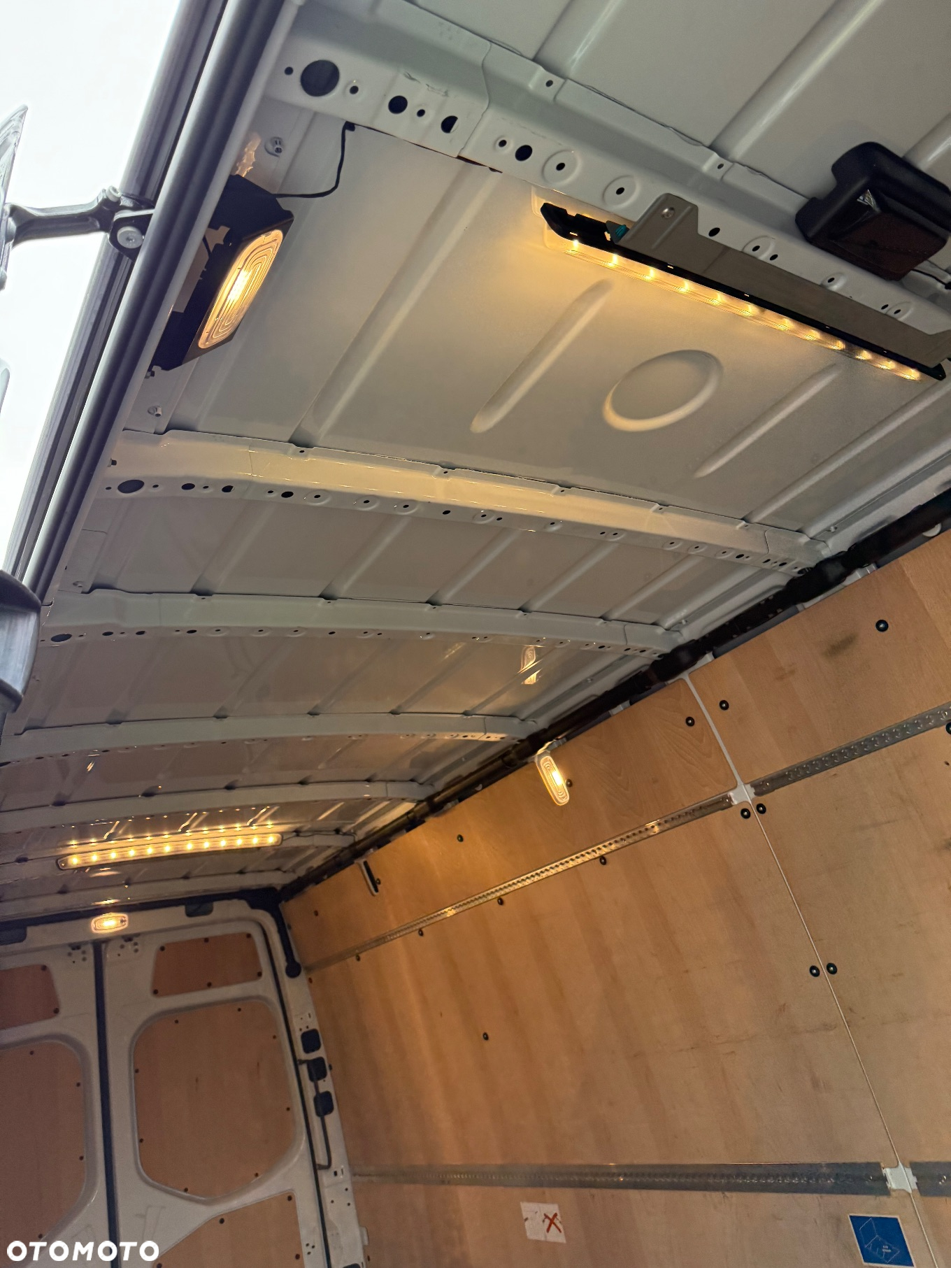 Mercedes-Benz Sprinter Maxi - 11