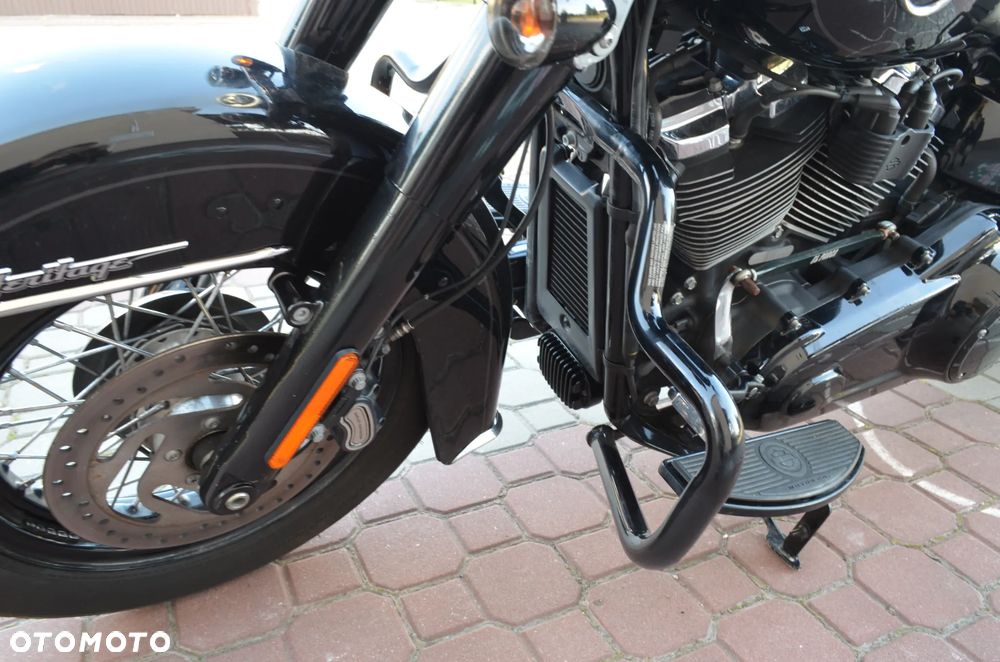 Harley-Davidson Softail Heritage Classic - 24