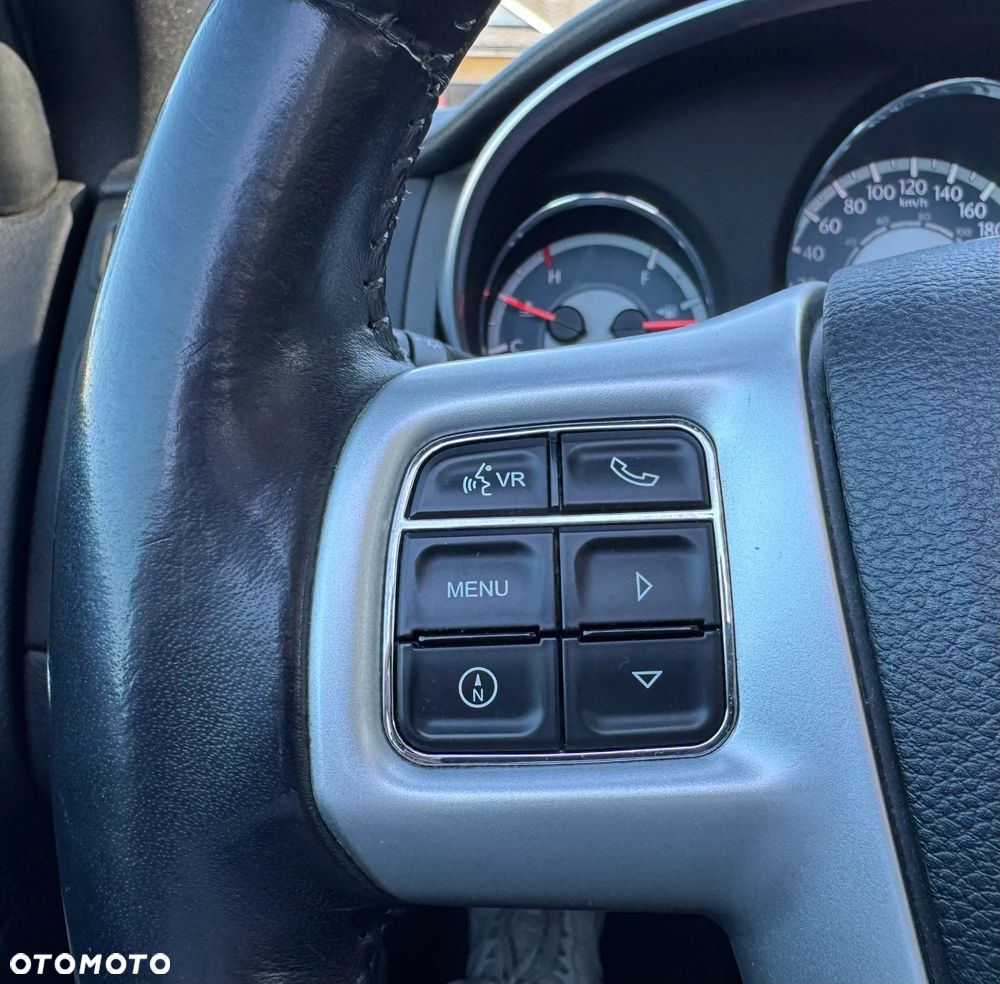 Chrysler 200 - 18