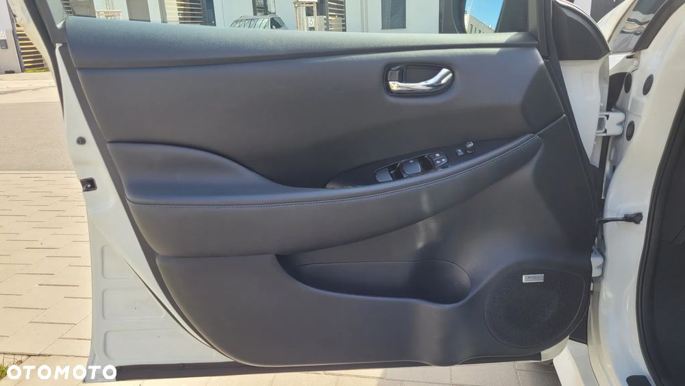 Nissan Leaf 40 kWh Tekna - 13