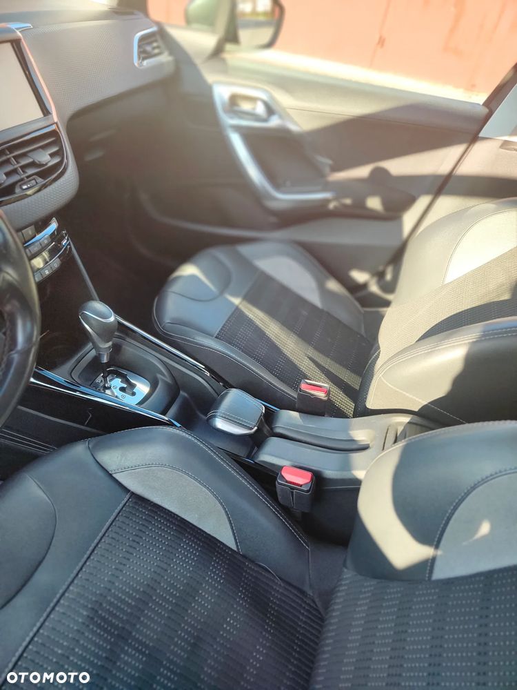 Peugeot 2008 PureTech 110 Stop&Start EAT6 Allure - 7