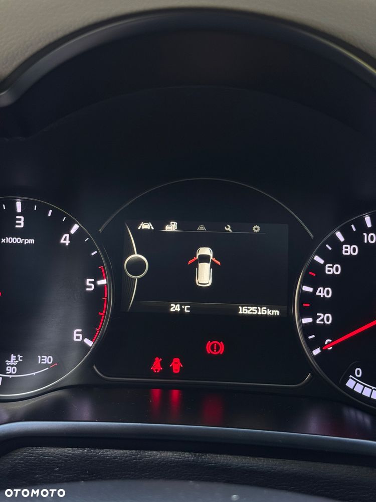 Kia Carens 1.7 CRDi L 7os - 33