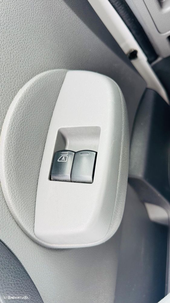 Nissan NV200 Combi - 7