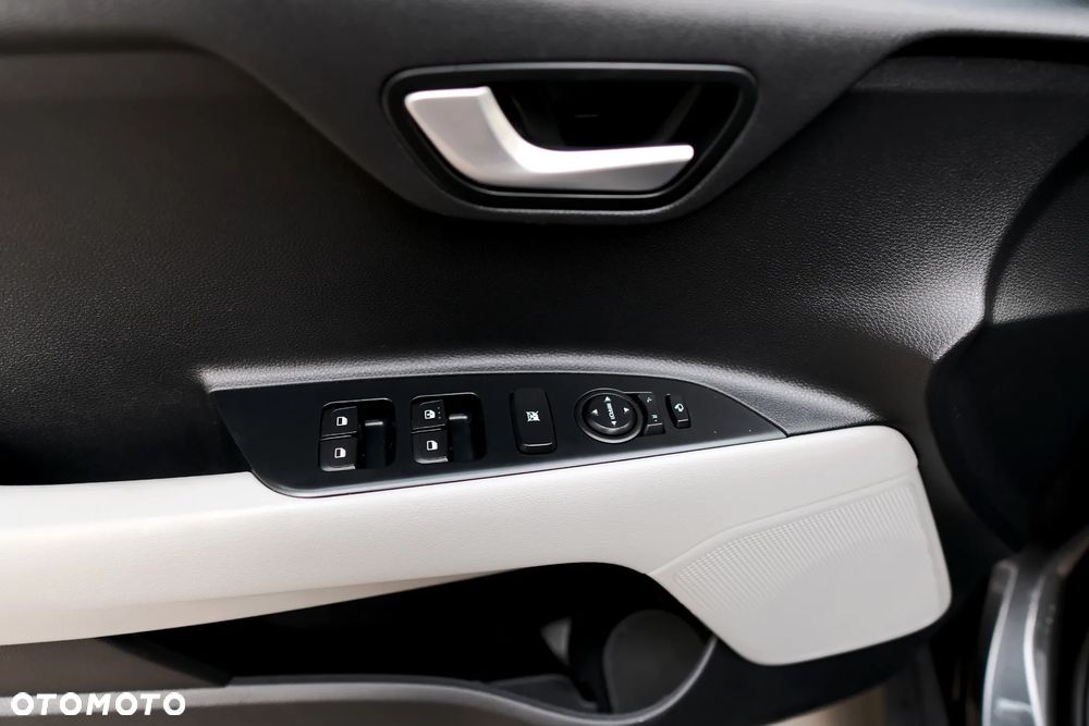 Kia Stonic 1.0 T-GDI 120 Edition 7 - 32