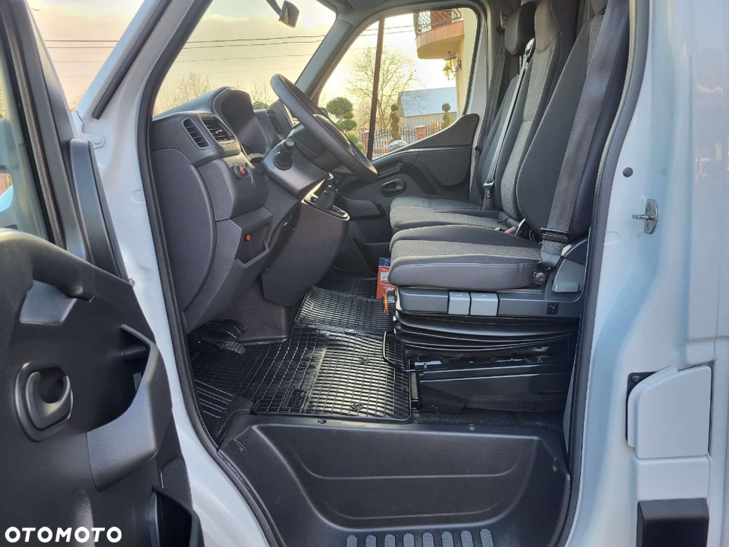 Opel Movano z windą salon Polska - 30