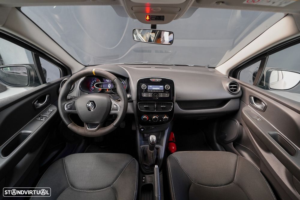 Renault Clio 1.2 16V 75 Dynamique - 12