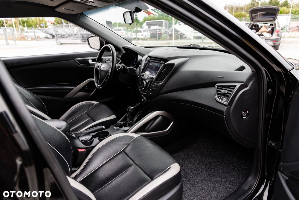 Hyundai Veloster 1.6 T-GDI Executive - 26