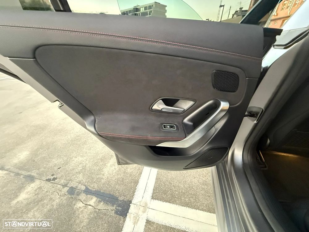 Mercedes-Benz CLA 200 d Shooting Brake AMG Line Aut. - 13