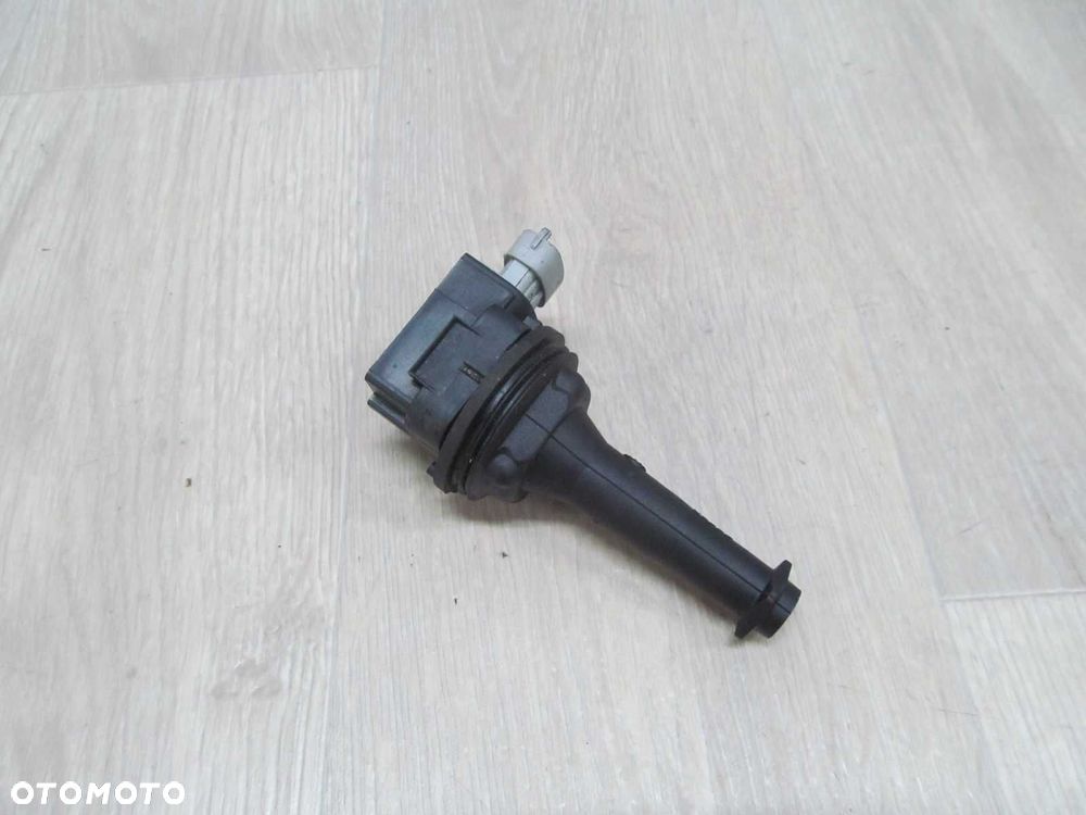 VOLVO S40 V50 S60 C70 V70 III 2.5 T5 CEWKA ZAPLONOWA 30713417 0221604010 - 2