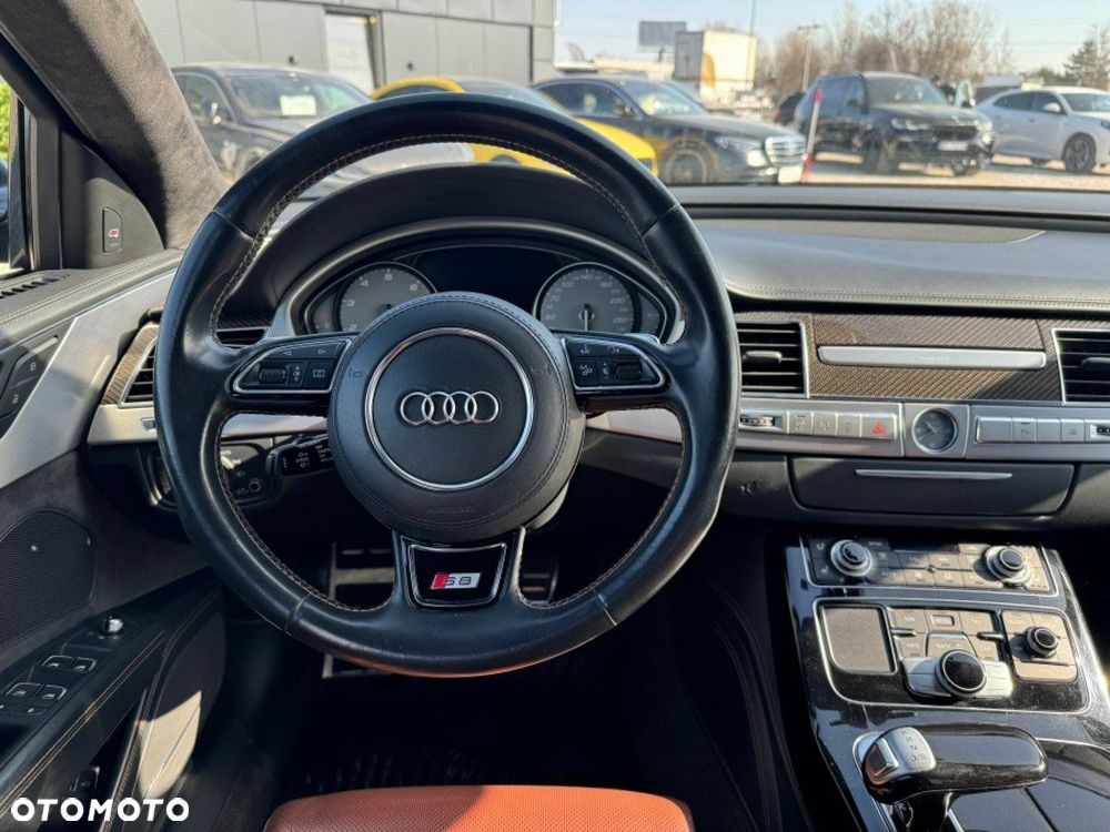 Audi S8 Plus 4.0 TFSI Quattro - 13