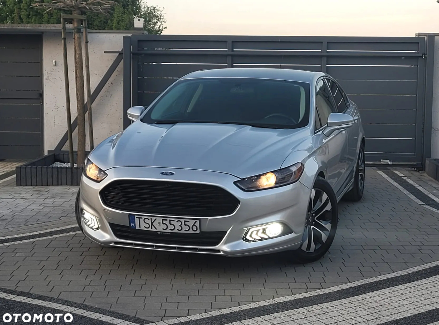 Ford Fusion - 4