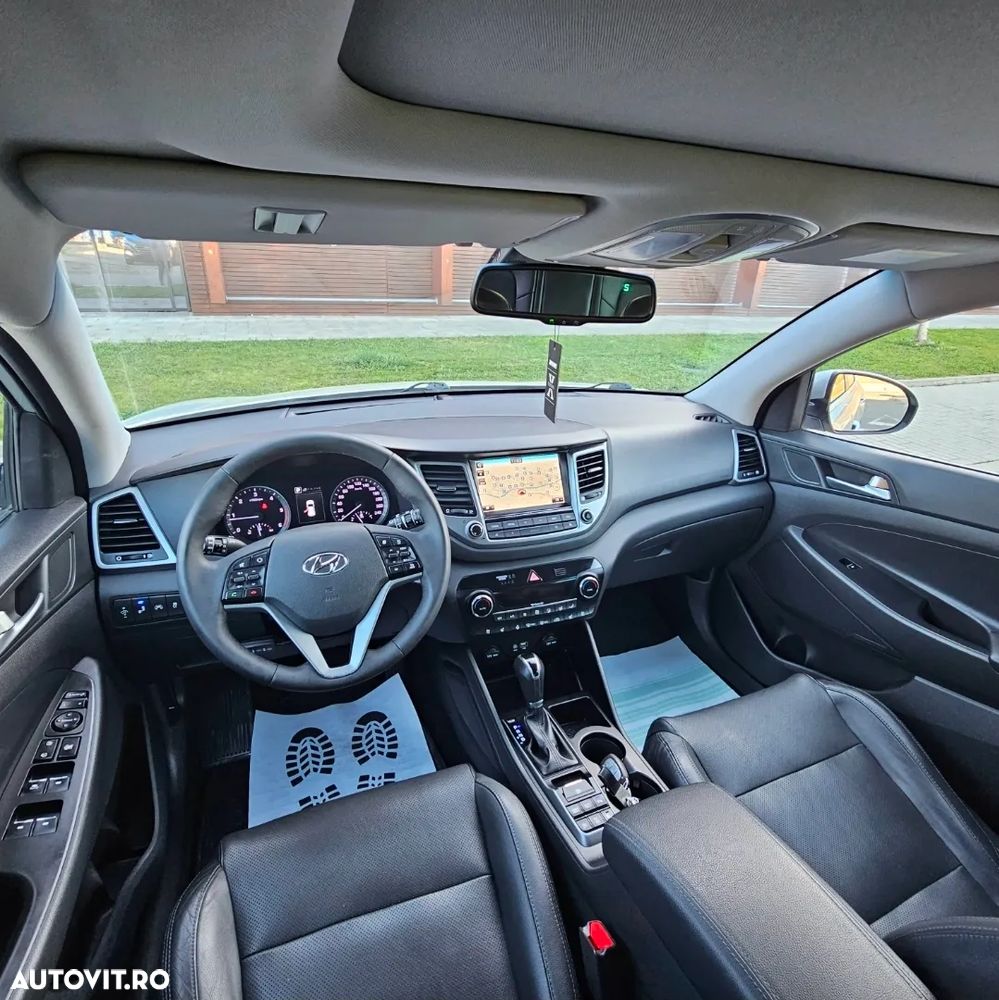 Hyundai Tucson 2.0 CRDI 4WD Automatik Advantage - 27