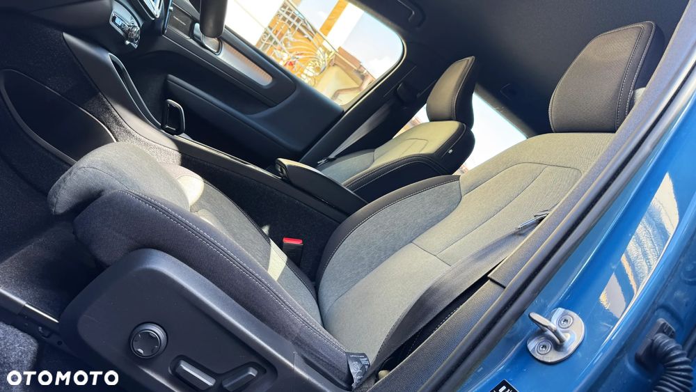 Volvo XC 40 B3 B DKG Plus Black Edition - 19