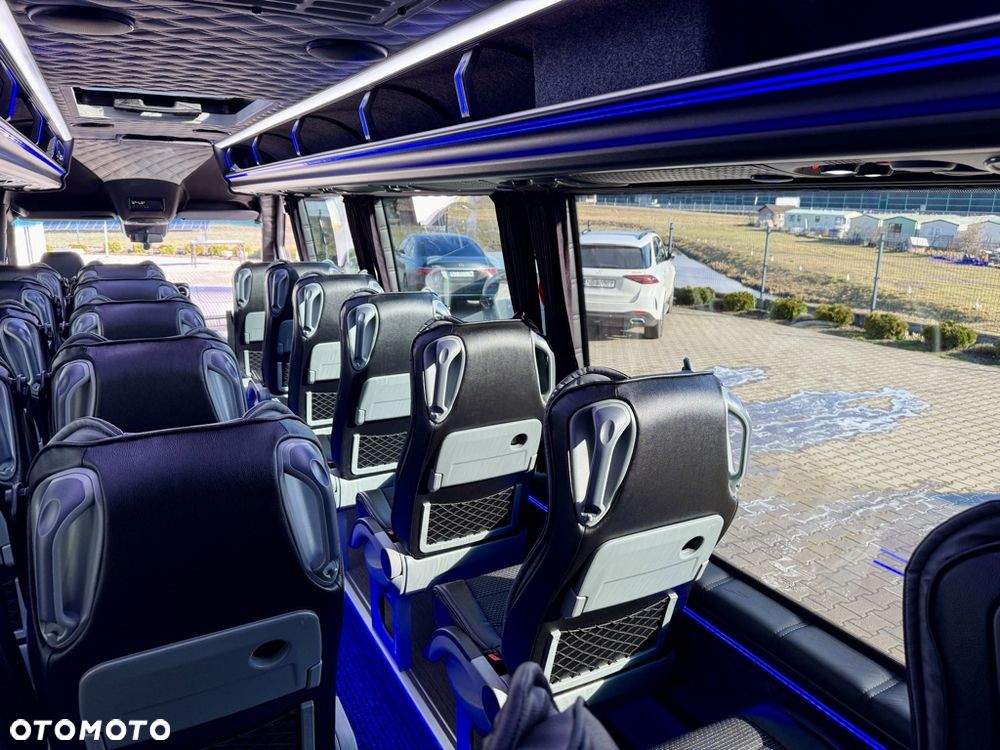 Mercedes-Benz Sprinter 519 Panoramic Line - 19