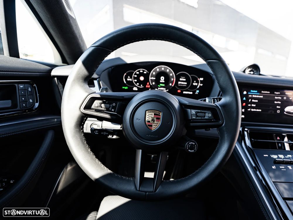 Porsche Panamera 4 E-Hybrid - 17