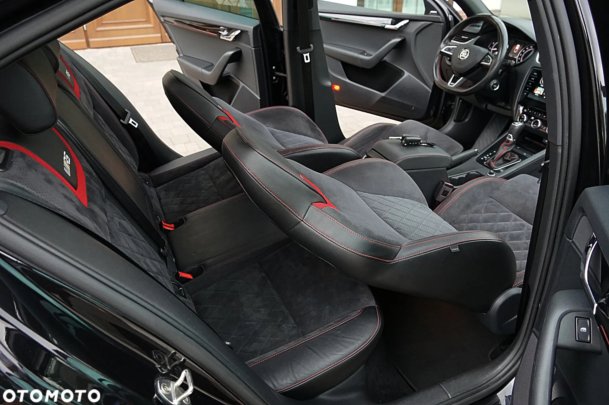 Skoda Octavia Combi 2.0 TSI DSG RS 245 - 25
