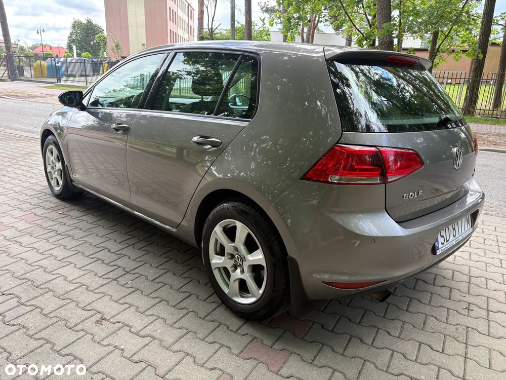 Volkswagen Golf - 33