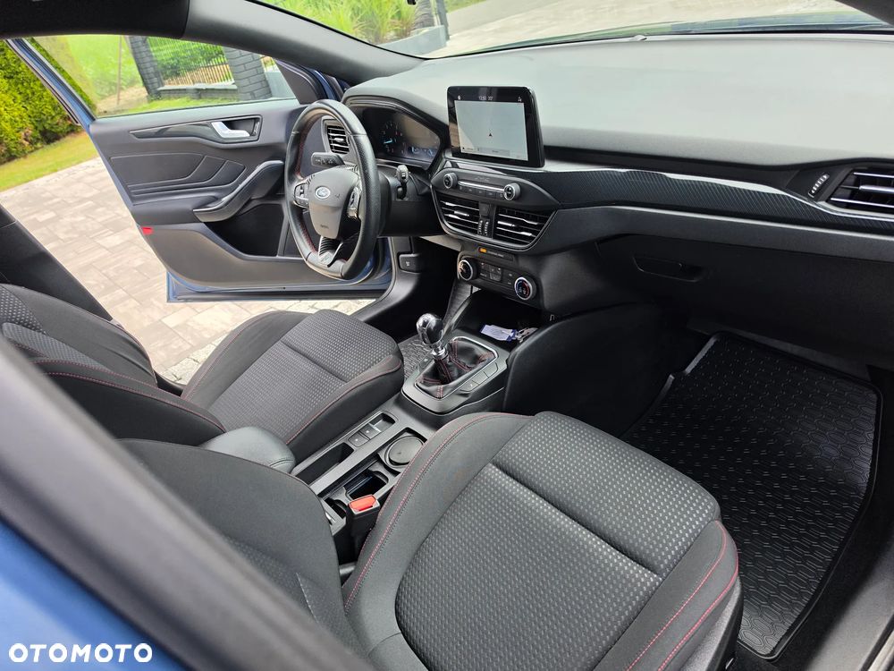 Ford Focus 1.0 EcoBoost Start-Stopp-System ST-LINE - 38